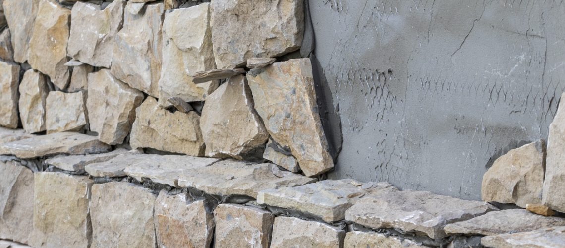 Wall cladding with natural stones.